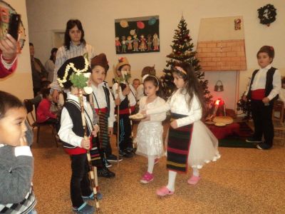 Скъпи гости- коледари - ДГ Слънце - Паничери, Хисаря