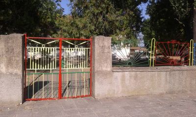 Боядисване на оградата - ДГ Слънце - Паничери, Хисаря