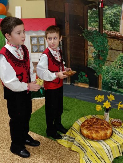 В очакване на Баба Марта - ДГ Слънце - Паничери, Хисаря