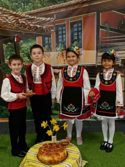 В очакване на Баба Марта - ДГ Слънце - Паничери, Хисаря